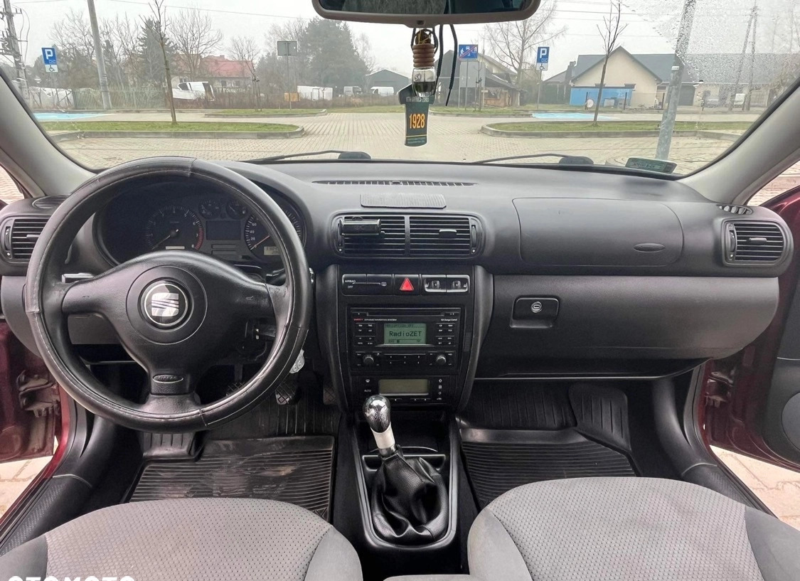 Seat Leon cena 7000 przebieg: 338700, rok produkcji 2003 z Otwock małe 121